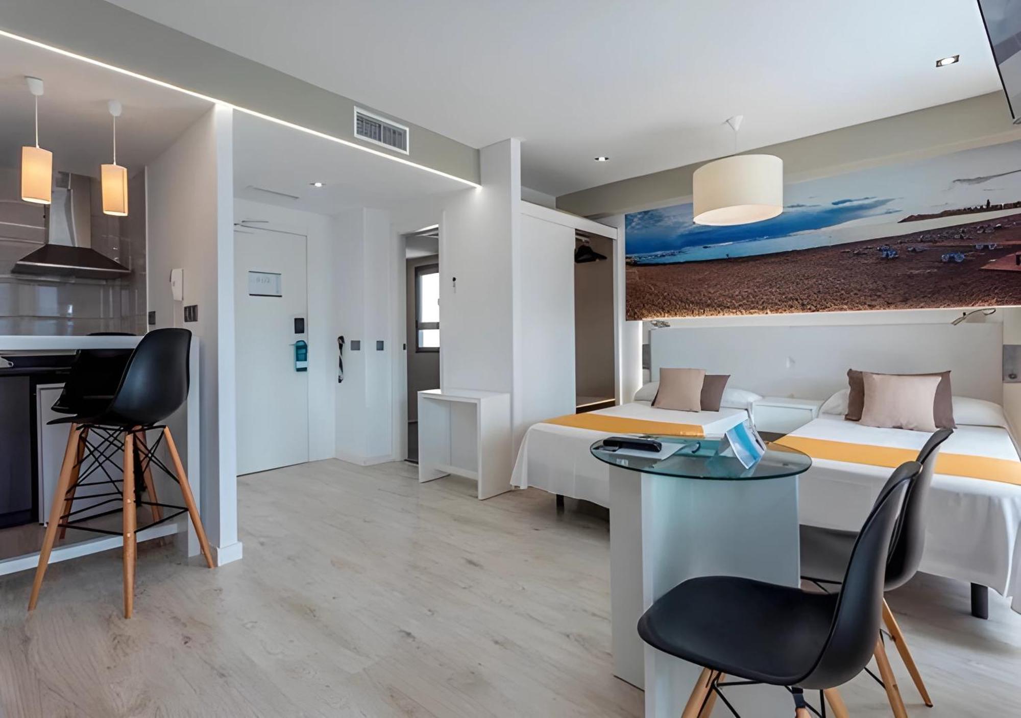 Flamingo Beach Resort - Adults Recommended Бенидорм Экстерьер фото
